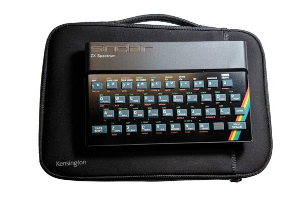 Etui na tablet 11 cali z logo "Sinclair"